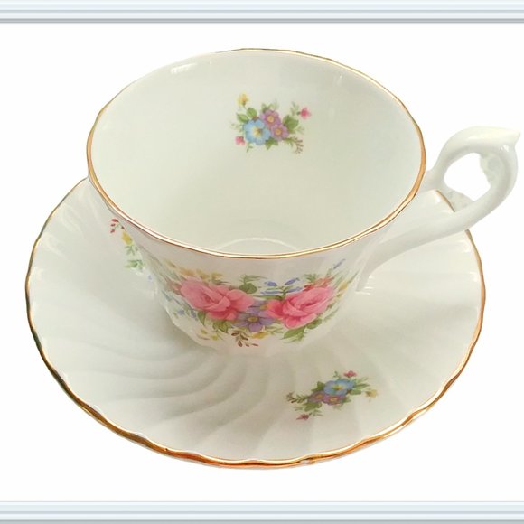 Royal Sutherland Tea Cup Saucer Set Floral Motif Fine Bone China Made in England - Picture 3 of 12